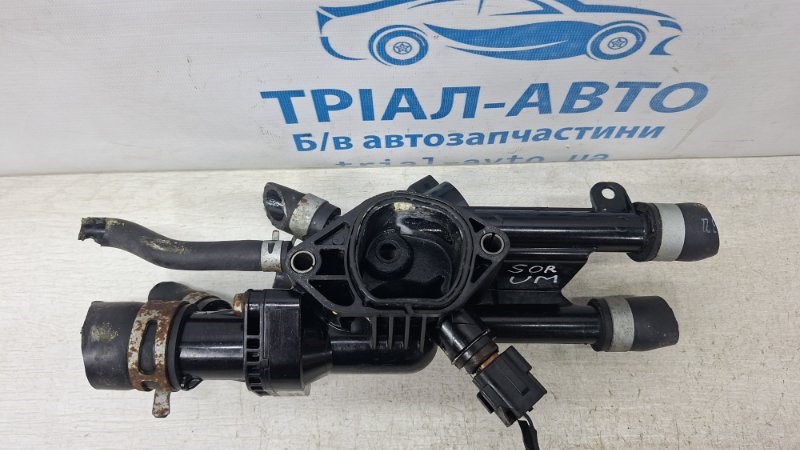 Корпус термостата Kia Sorento UM 2.4 бензин G4KJ