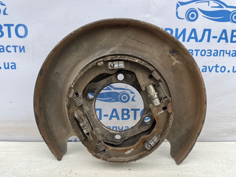Кожух тормозного диска задний правый Kia Sorento 2009-2021 XM 2.4 бензин G4KJ 582522W000 Б/У