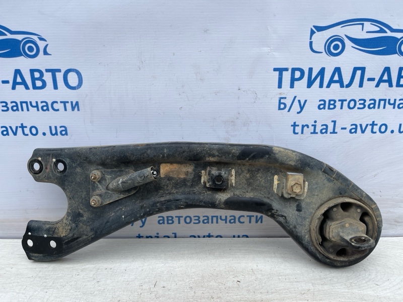 Рычаг задней подвески продольный правый Sorento 2009-2021 XM 2.4 бензин G4KJ Рычаг задней подвески продольный правый Sorento 2009-2021 XM 2.4 бензин G4KJ