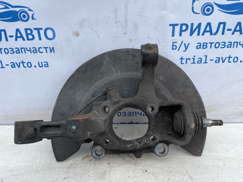 Кулак поворотный правый без ступицы Dodge Journey 2007-2020 1 2.4 бензин ED3 5171102AC Б/У