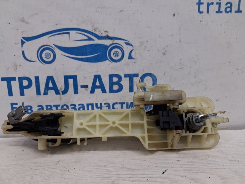Ручка двери внешняя передняя левая Hyundai Santa fe DM 2.4 бензин G4KJ Ручка двери внешняя передняя левая Hyundai Santa fe DM 2.4 бензин G4KJ