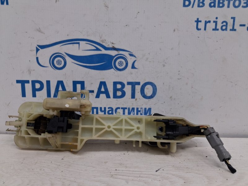 Ручка двери внешняя передняя правая Hyundai Santa fe DM 2.4 бензин G4KJ Ручка двери внешняя передняя правая Hyundai Santa fe DM 2.4 бензин G4KJ