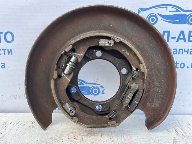 Кожух тормозного диска задний левый Hyundai Santa fe 2012-2019 DM 2.4 бензин G4KJ 582512W000 Б/У
