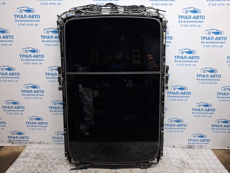 Запчасть люк в сборе Ford Explorer 2011-2019 5 3.5 бензин ENKX0 BB5Z-78502C22-A Б/У Люк в сборе Ford Explorer 2011-2019 5 3.5 бензин ENKX0 BB5Z-78502C22-A Б/У