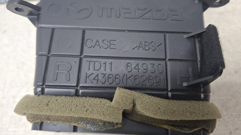 Дефлектор обдува правый Mazda CX 9 TB 3.7 бензин MZI
