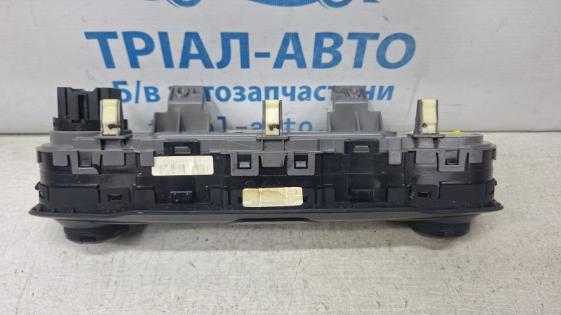Блок управления климат-контролем Kia Sorento UM 2.4 бензин G4KJ Блок управления климат-контролем Kia Sorento UM 2.4 бензин G4KJ