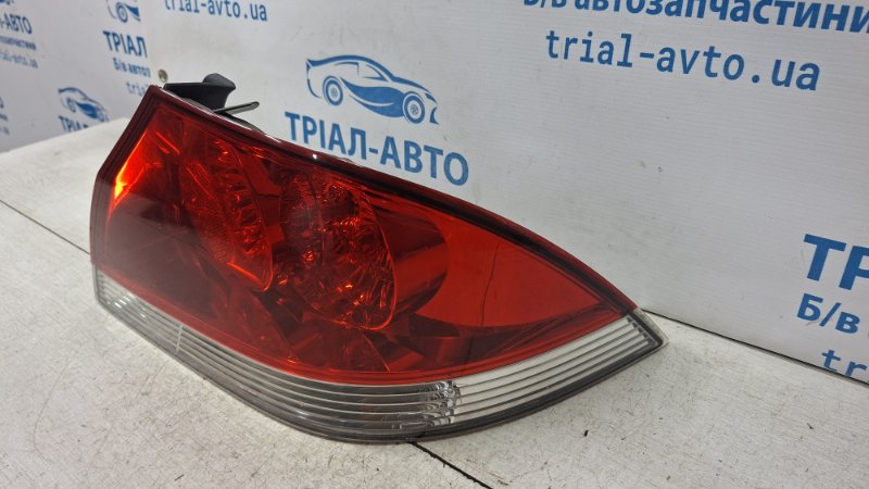 Фонарь задний внешний правый Mitsubishi Lancer 9 1.6 Бензин 4G18 Фонарь задний внешний правый Mitsubishi Lancer 9 1.6 Бензин 4G18