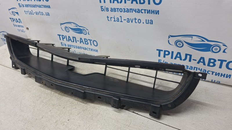Решетка бампера центральная Mitsubishi Lancer 9 1.6 Бензин 4G18