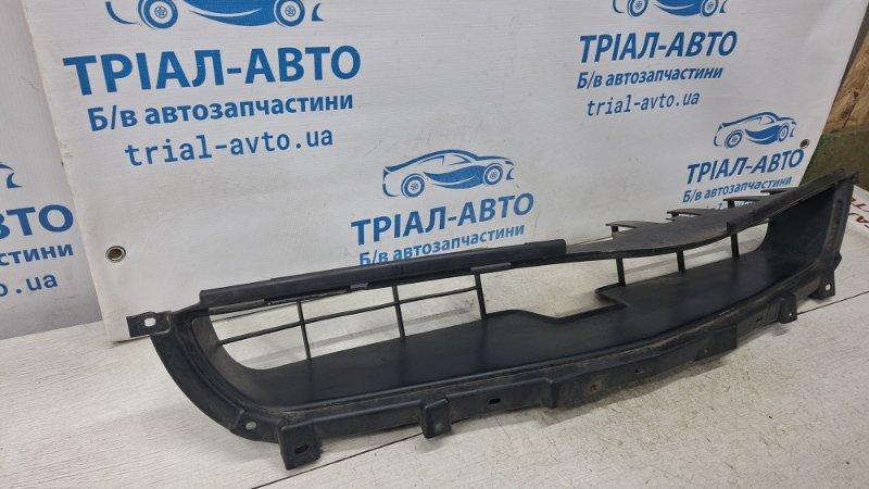 Решетка бампера центральная Lancer 2003-2009 9 1.6 Бензин 4G18