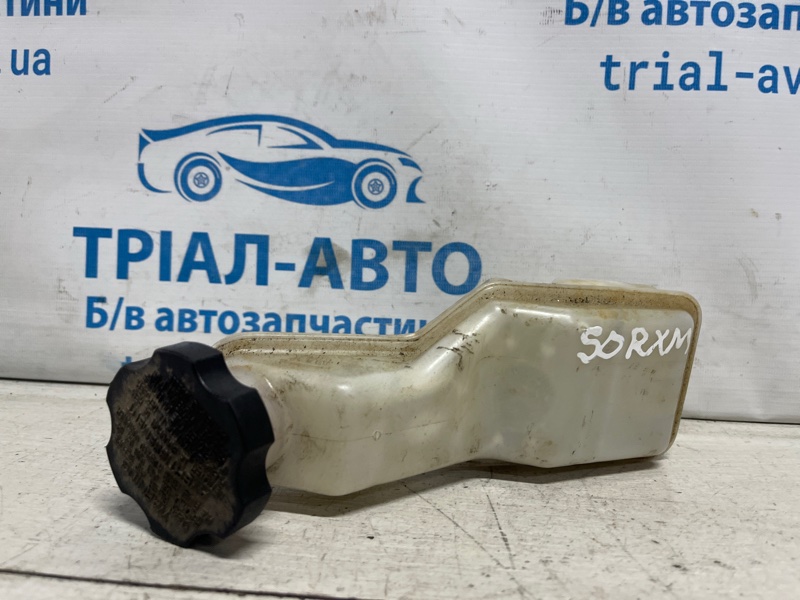 Бачок главного тормозного цилиндра Kia Sorento 2009-2021 XM 2.4 бензин G4KJ 585112W400 Б/У