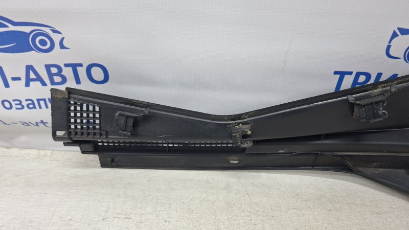 Дефлектор дворников правый Lancer 2003-2009 9 1.6 Бензин 4G18