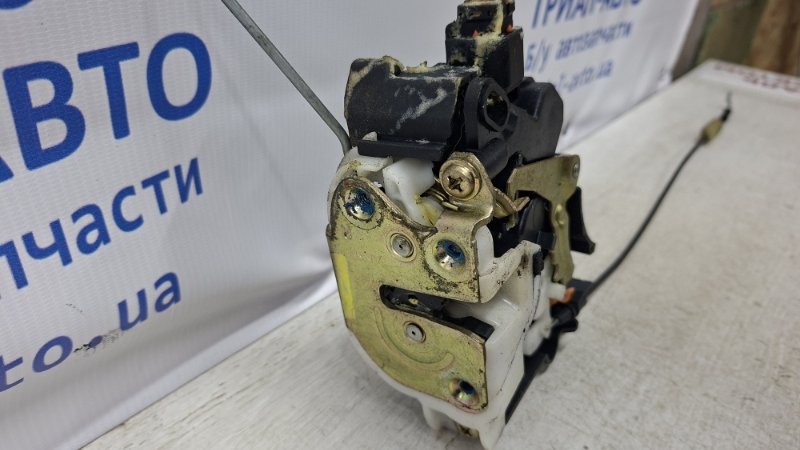 Замок двери передний правый Mitsubishi Lancer 9 1.6 Бензин 4G18 Замок двери передний правый Mitsubishi Lancer 9 1.6 Бензин 4G18