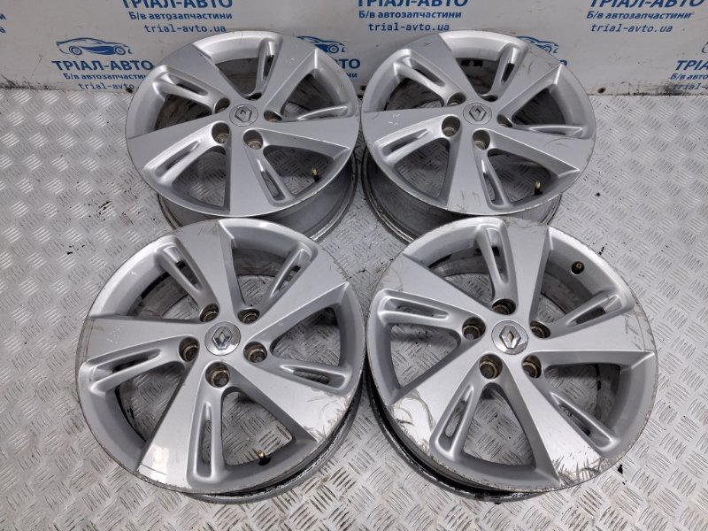 Запчасть диски титан комплект r17 Renault Megane 2008-2016 3 1.5 Diesel K9K 403006786R Б/У Диски титан комплект R17 Renault Megane 2008-2016 3 1.5 Diesel K9K 403006786R Б/У
