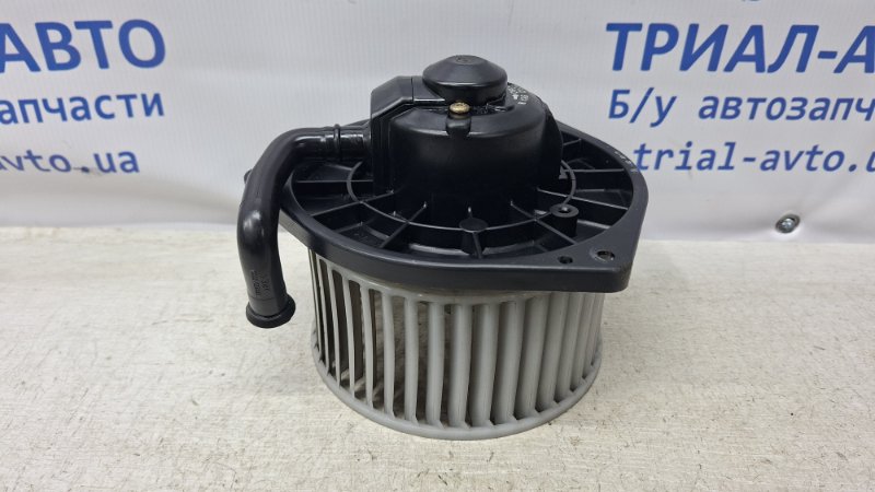 Запчасть моторчик печки Mitsubishi Lancer 2003-2009 9 1.6 Бензин 4G18 MR996982 Б/У Моторчик печки Mitsubishi Lancer 2003-2009 9 1.6 Бензин 4G18 MR996982 Б/У