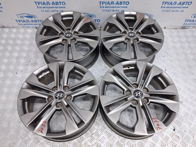 Запчасть диски титан комплект r17 Hyundai Santa fe 2012-2019 DM 2.4 бензин G4KJ 529104Z175 Б/У Диски титан комплект R17 Hyundai Santa fe 2012-2019 DM 2.4 бензин G4KJ 529104Z175 Б/У