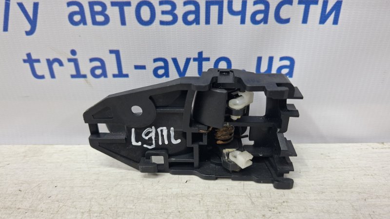Ручка двери внутренняя левая Lancer 2003-2009 9 1.6 Бензин 4G18 Ручка двери внутренняя левая Lancer 2003-2009 9 1.6 Бензин 4G18