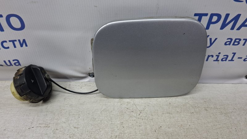 Запчасть лючок бака Mitsubishi Lancer 2003-2009 9 1.6 Бензин 4G18 5940A010 Б/У Лючок бака Mitsubishi Lancer 2003-2009 9 1.6 Бензин 4G18 5940A010 Б/У
