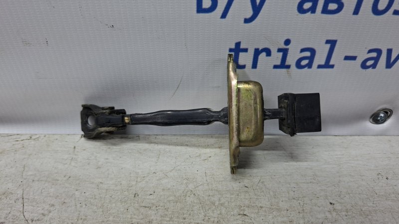 Ограничитель двери передний левый Lancer 2003-2009 9 1.6 Бензин 4G18