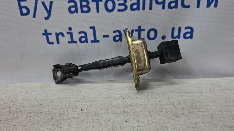 Ограничитель двери передний правый Lancer 2003-2009 9 1.6 Бензин 4G18 Ограничитель двери передний правый Lancer 2003-2009 9 1.6 Бензин 4G18