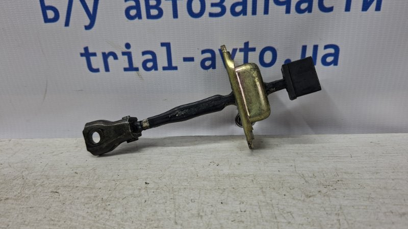 Ограничитель двери передний правый Mitsubishi Lancer 9 1.6 Бензин 4G18 Ограничитель двери передний правый Mitsubishi Lancer 9 1.6 Бензин 4G18
