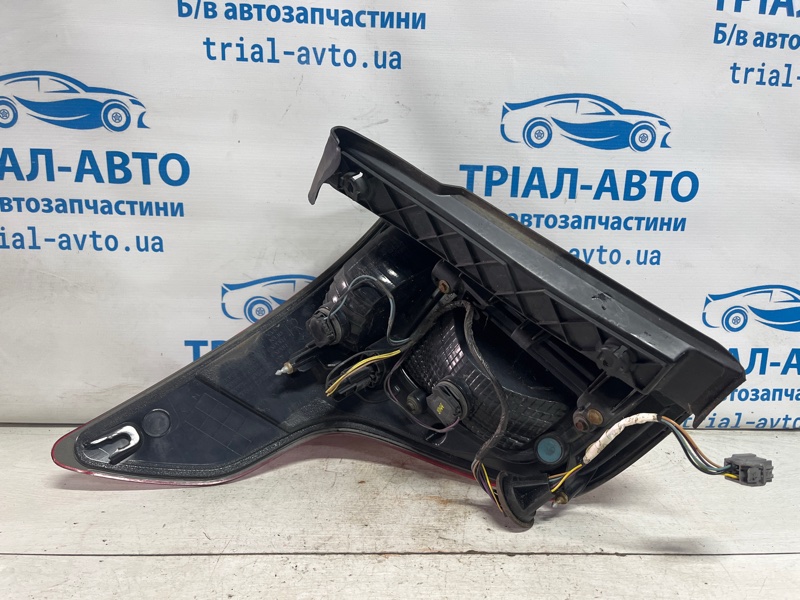 Фонарь задний внешний правый Explorer 2011-2019 5 3.5 бензин ENKX0