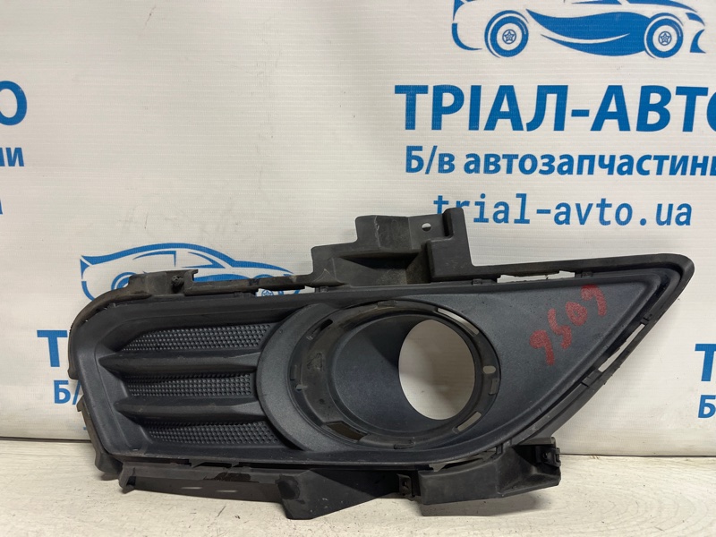 Запчасть решетка противотуманки правая Ford Fusion USA 2013-2020 2 1.5 бензин ENUN0 DS7Z17B814BA Б/У Решетка противотуманки правая Ford Fusion USA 2013-2020 2 1.5 бензин ENUN0 DS7Z17B814BA Б/У