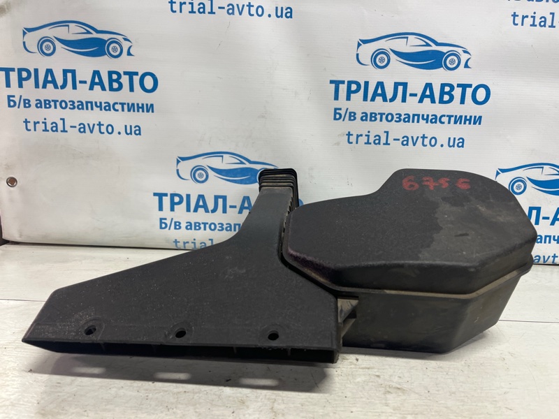 Резонатор воздухозаборника Kia Sorento 2009-2021 XM 2.4 бензин G4KJ 282102P600 Б/У