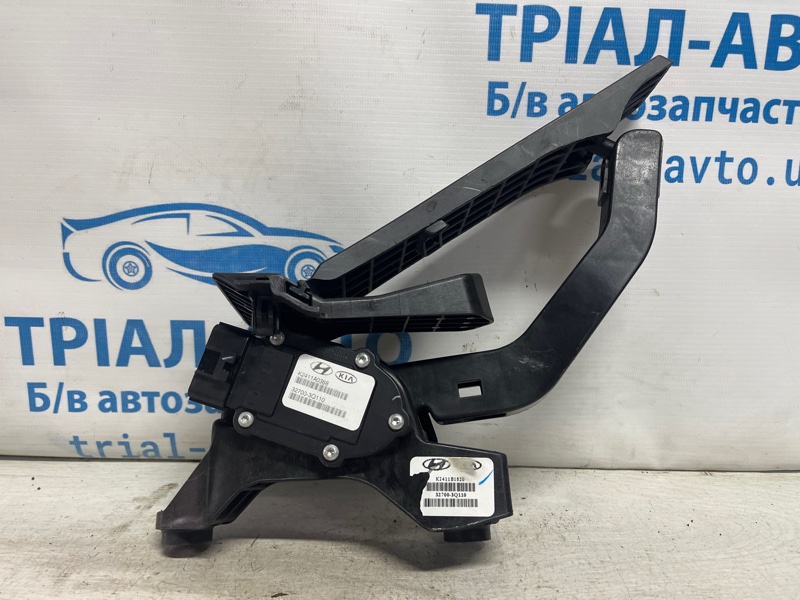 Запчасть педаль газа Hyundai Sonata 2010-2016 YF 2.4 бензин G4KJ 327003Q110 Б/У Педаль газа Hyundai Sonata 2010-2016 YF 2.4 бензин G4KJ 327003Q110 Б/У