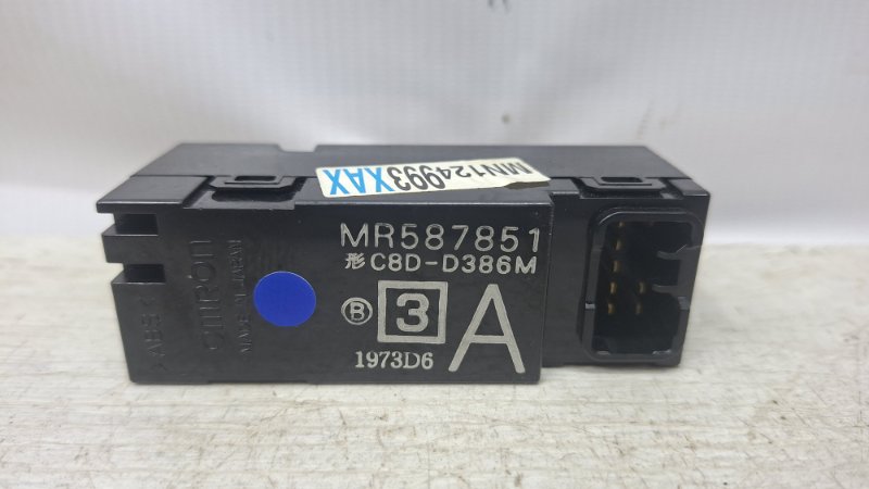 Кнопка стеклоподъемника передняя правая Mitsubishi Lancer 9 1.6 Бензин 4G18 Кнопка стеклоподъемника передняя правая Mitsubishi Lancer 9 1.6 Бензин 4G18