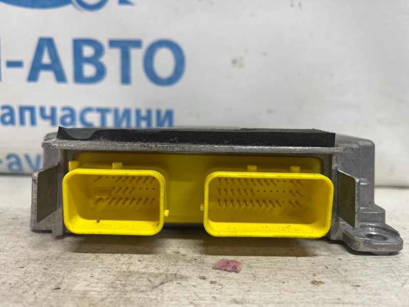 Блок управления AIRBAG Sonata 2010-2016 YF 2.4 бензин G4KJ Блок управления AIRBAG Sonata 2010-2016 YF 2.4 бензин G4KJ