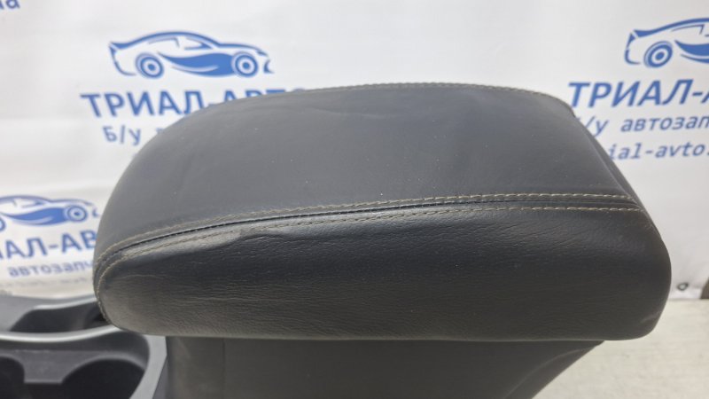 Подлокотник Outlander 2007-2012 XL 2.2 diesel 4HK Подлокотник Outlander 2007-2012 XL 2.2 diesel 4HK