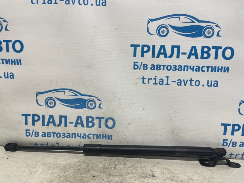Амортизатор крышки багажника правый Jeep Compass 2016-2020 MP 2.4 бензин EDE 68250004AC Б/У