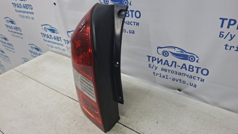 Фонарь задний внешний левый Tucson 2004-2009 JM 2.0 бензин G4GC Фонарь задний внешний левый Tucson 2004-2009 JM 2.0 бензин G4GC