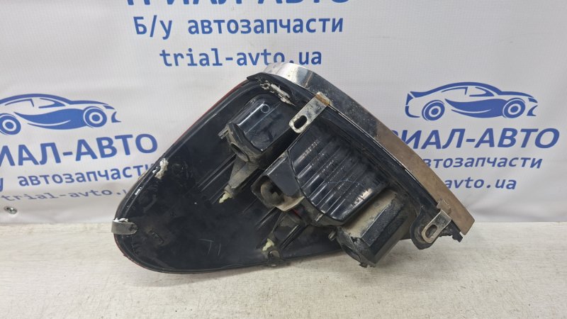 Фонарь задний внешний правый Mitsubishi L200 KB 2.5 дизель 4D56U Фонарь задний внешний правый Mitsubishi L200 KB 2.5 дизель 4D56U