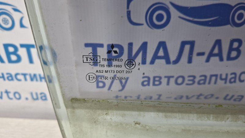 Стекло двери переднее правое L200 2006-2015 KB 2.5 дизель 4D56U