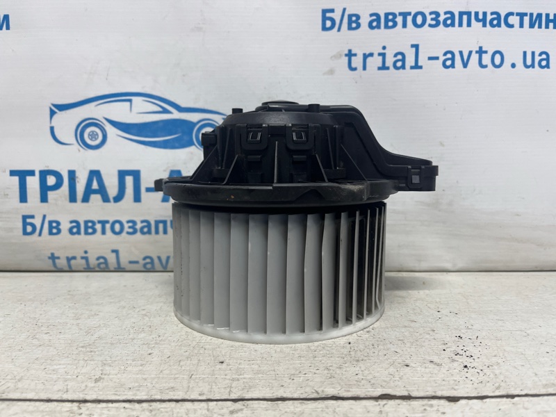 Запчасть вентилятор печки Hyundai Santa fe 2012-2019 DM 2.4 бензин G4KJ 971134Z000 Б/У Вентилятор печки Hyundai Santa fe 2012-2019 DM 2.4 бензин G4KJ 971134Z000 Б/У