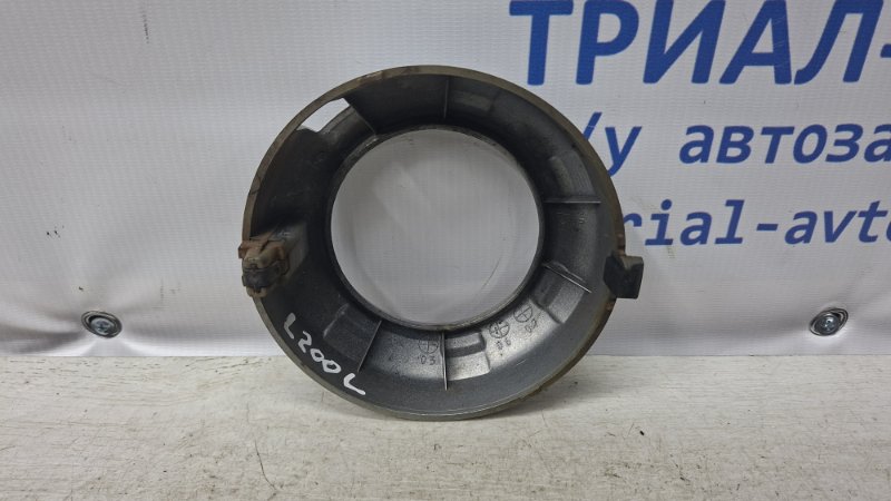 Решетка противотуманки левая L200 2006-2015 KB 2.5 дизель 4D56U