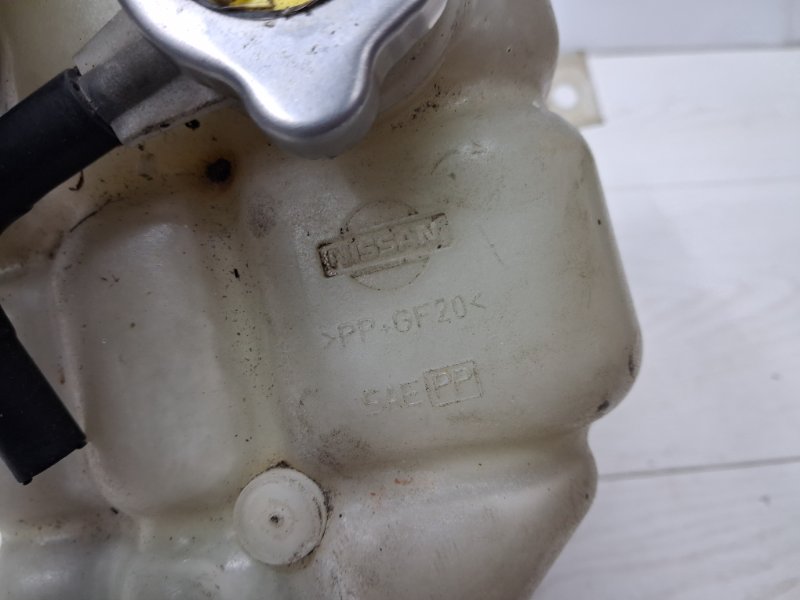 Бачок радиатора (расширительный) Pathfinder 2004-2014 R51 2.5 Diesel YD25DDTI Бачок радиатора (расширительный) Pathfinder 2004-2014 R51 2.5 Diesel YD25DDTI
