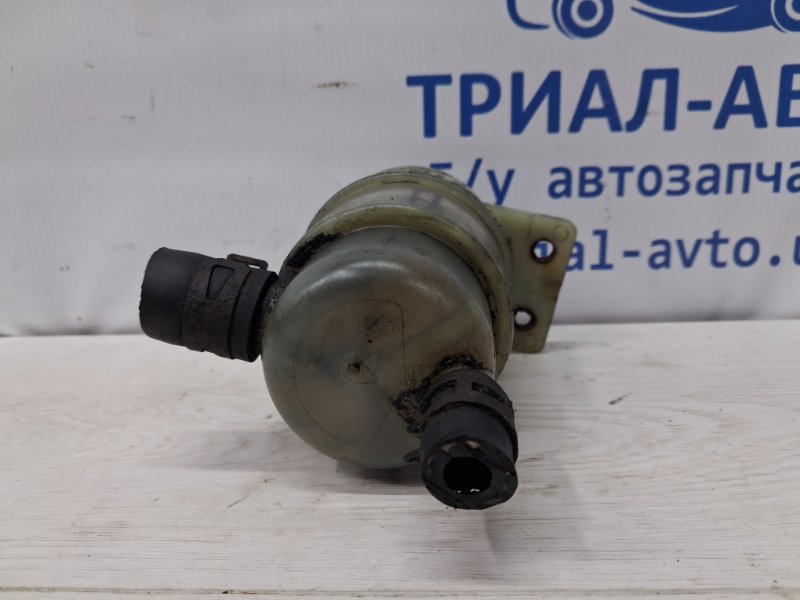 Бачок ГУР Mitsubishi L200 KB 2.5 дизель 4D56U
