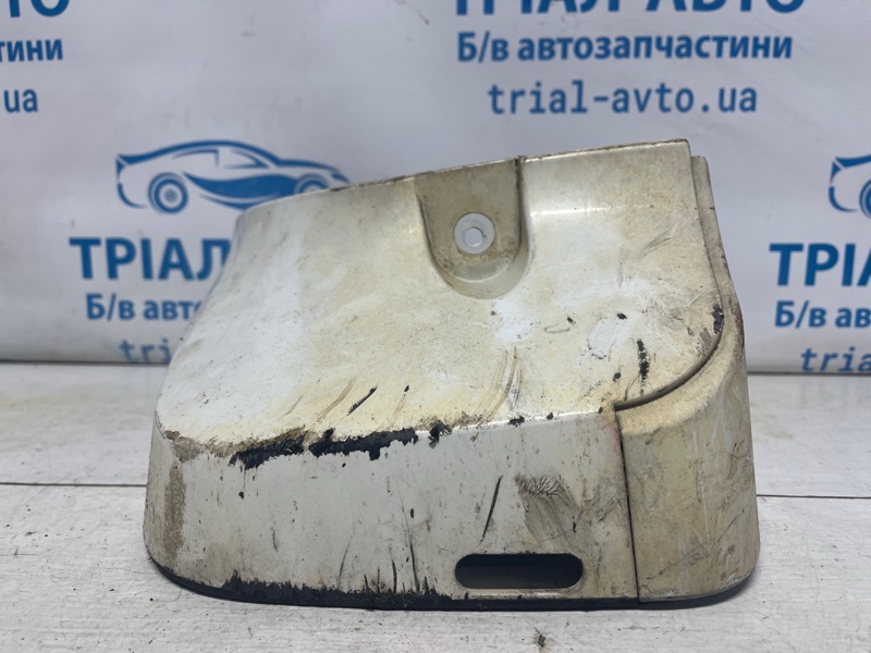 Брызговик задний левый