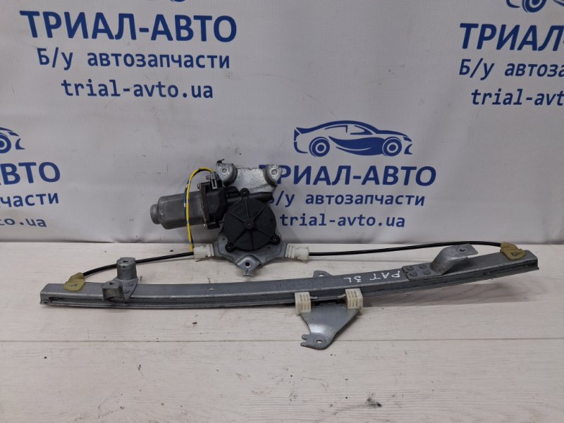 Стеклоподъемник задний левый Nissan Pathfinder 2004-2014 R51 2.5 Diesel YD25DDTI 82701EB300 Б/У