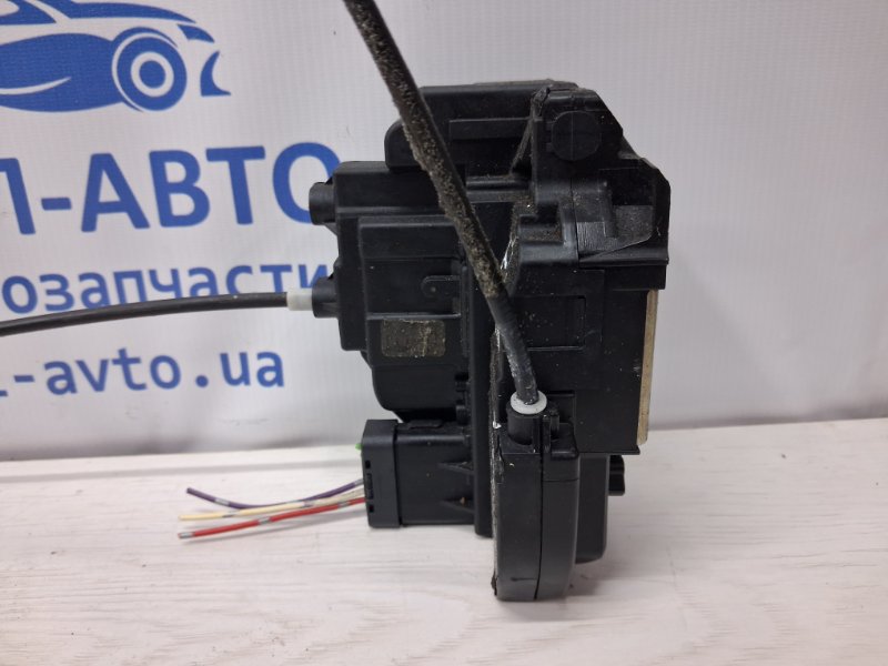 Замок двери задний левый Pathfinder 2004-2014 R51 2.5 Diesel YD25DDTI