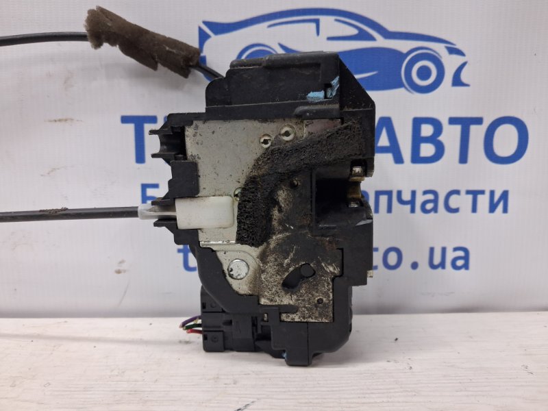 Замок двери передний правый Nissan Pathfinder R51 2.5 Diesel YD25DDTI