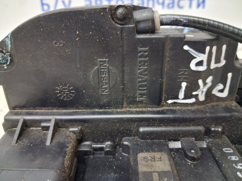 Замок двери передний правый Pathfinder 2004-2014 R51 2.5 Diesel YD25DDTI