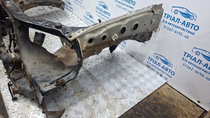 Панель передняя Mitsubishi L200 KB 2.5 дизель 4D56U