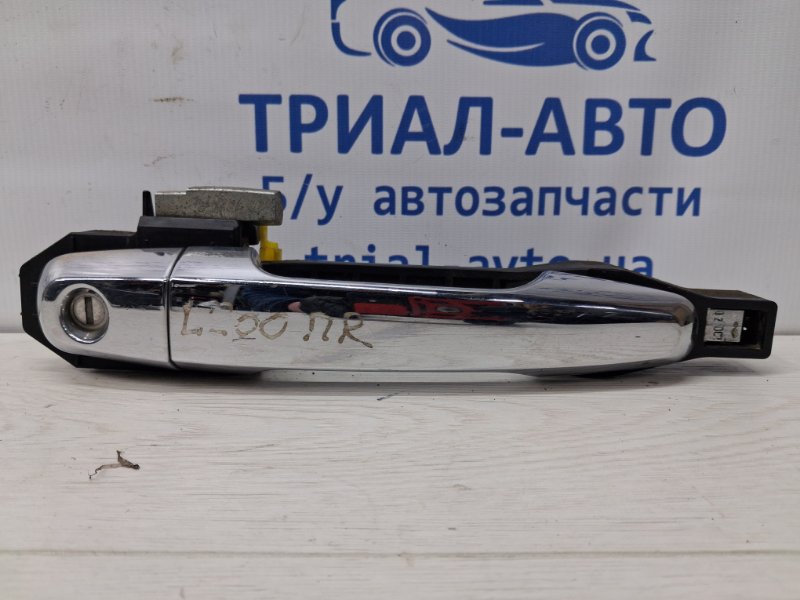 Ручка двери внешняя передняя правая Mitsubishi L200 2006-2015 KB 2.5 дизель 4D56U 5716A034 Б/У