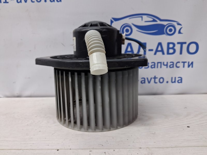 Запчасть моторчик печки Mitsubishi Outlander 2007-2012 XL 2.2 diesel 4HK 7802A216 Б/У Моторчик печки Mitsubishi Outlander 2007-2012 XL 2.2 diesel 4HK 7802A216 Б/У