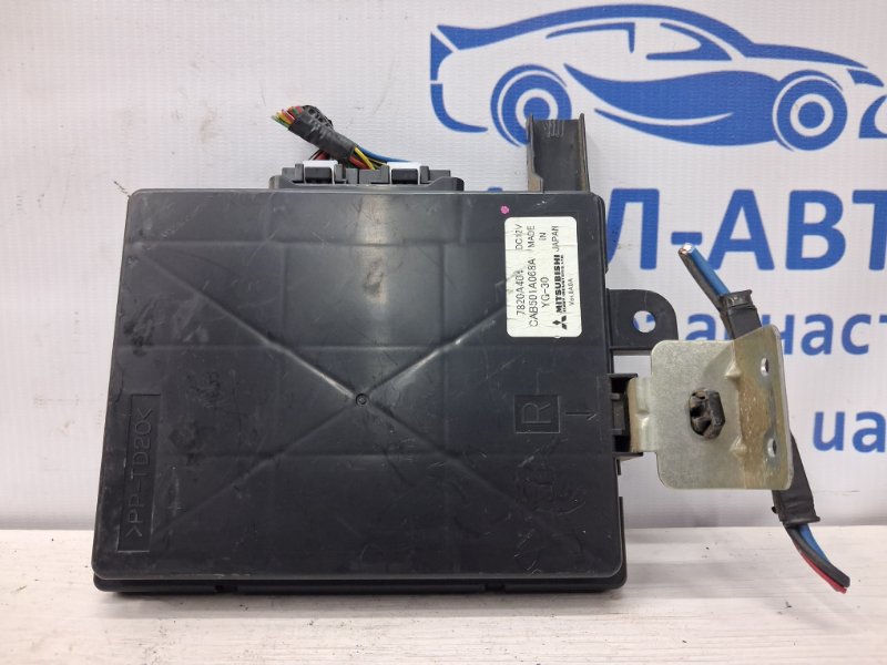 Блок комфорта Mitsubishi Outlander 2007-2012 XL 2.2 diesel 4HK 7820A404 Б/У