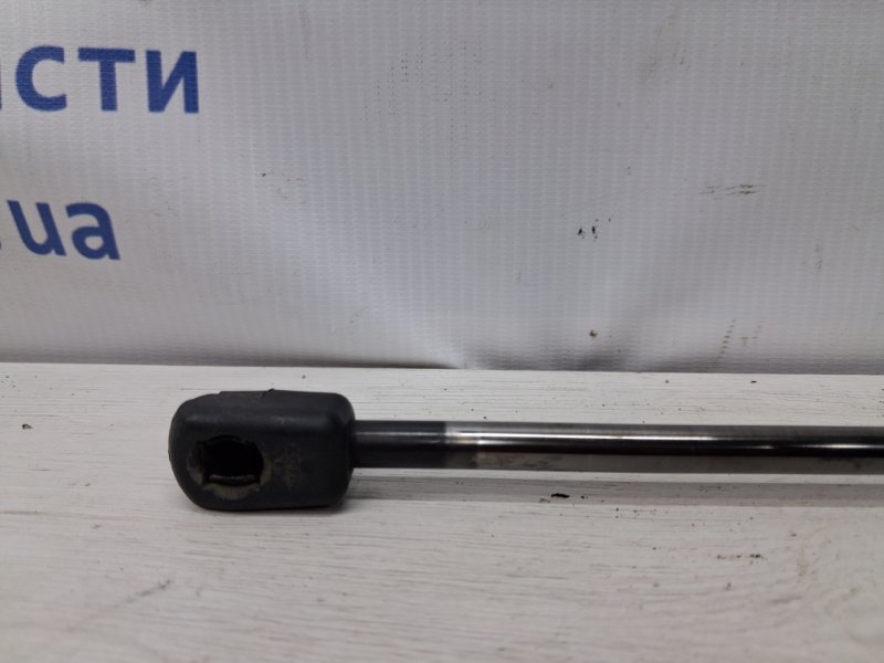 Амортизатор крышки багажника Mitsubishi Outlander XL 2.2 diesel 4HK
