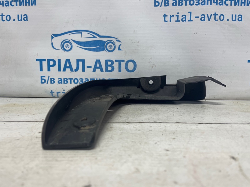 Брызговик передний правый Hyundai Santa fe DM 2.4 бензин G4KJ